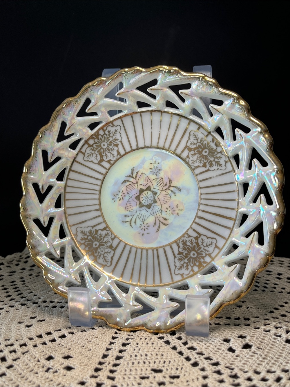Vintage Kudo KUD2 Lustreware Reticulated Floral Plate Gold Filigree Japan